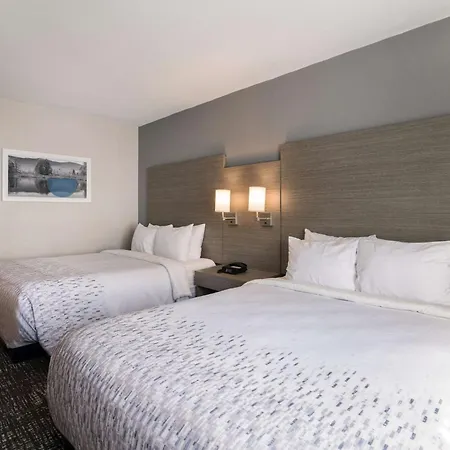 Best Western Plymouth Inn-White Mountains-3