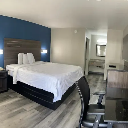 Griffin Inn & Suites-3