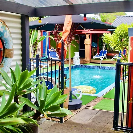 Hideaway Noosa Men Only Beach Resort-3