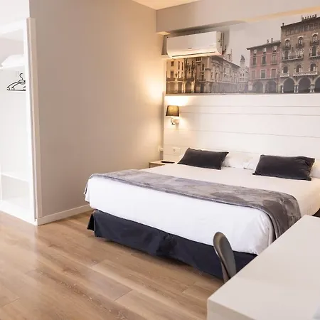 Hotel Can Pamplona-3