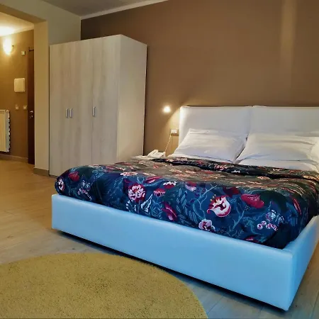 Hotel Altopiano Delle Rocche-3
