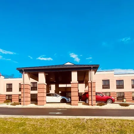 Quality Inn & Suites Kearneysville - Martinsburg-2