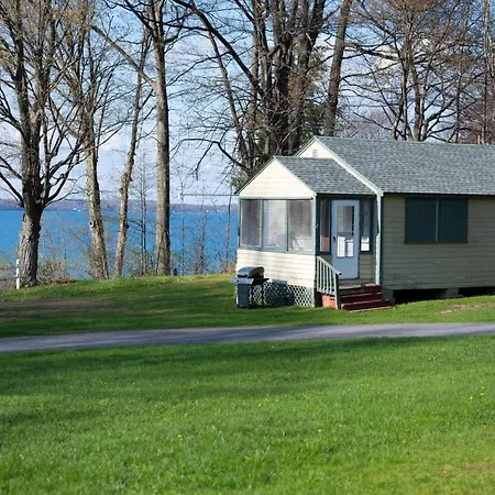 Fair Wind Motel And Cottages-3