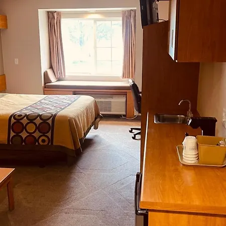 Royal Inn Midvale-2