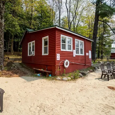 Hide-A-Way Waterfront Cottages-3