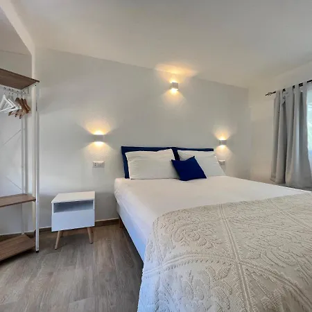 Via Giardini Rooms-2