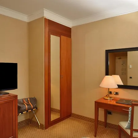 Lh Hotel Lloyd Roma-2