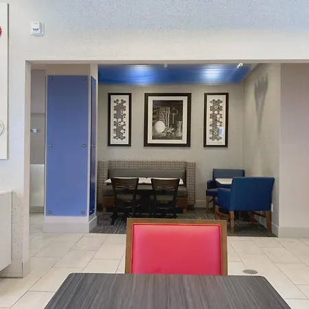 Holiday Inn Express Hotel & Suites Minneapolis-Downtown Convention Center By Ihg-3