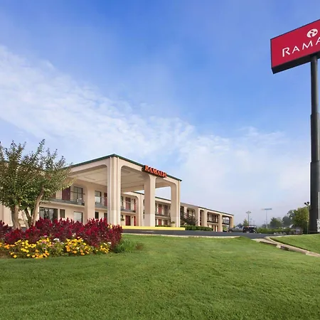 Ramada By Wyndham Pelham-3