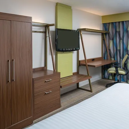 Holiday Inn Express & Suites Springfield By Ihg-3