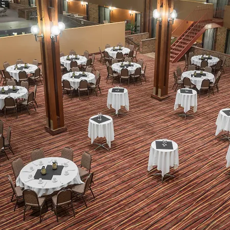 Holiday Inn & Suites St. Cloud By Ihg-3