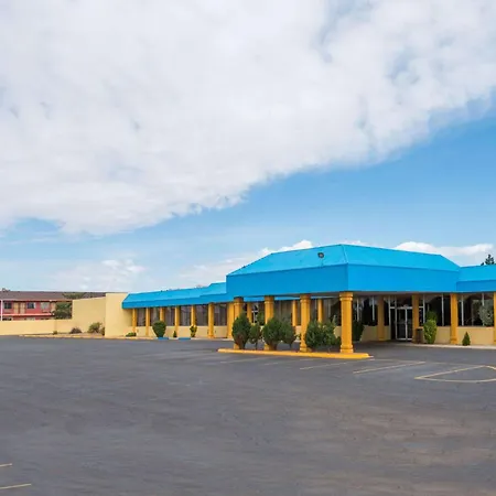 Days Inn & Suites By Wyndham Clovis-3