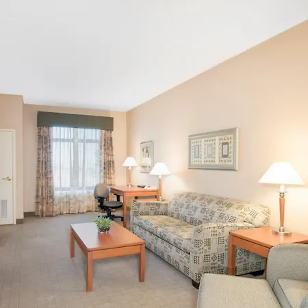 Holiday Inn & Suites Goodyear - West Phoenix Area By Ihg-3