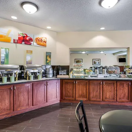 Quality Inn & Suites Lawrence - University Area-3