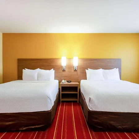 Days Inn By Wyndham Marquette-2