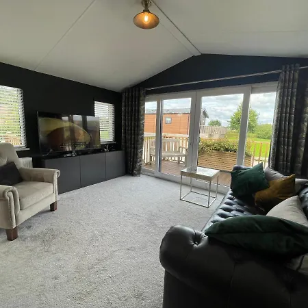 16 Lake View, Pendle View Holiday Park, Clitheroe-2