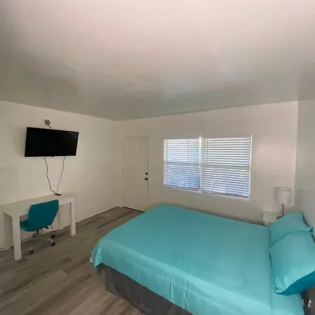 Uptown Inn & Suites-2