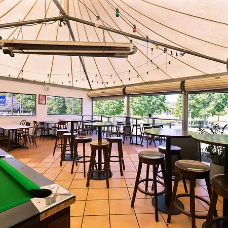 Lambton Park Hotel-3