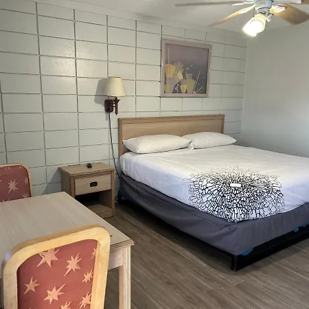 Candlelight Inn-2