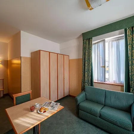 Hotel Mary-2