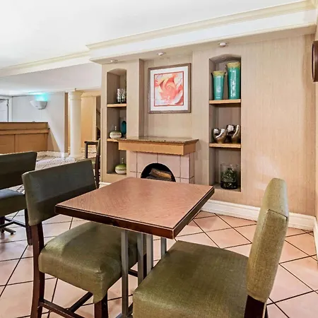 La Quinta Inn By Wyndham Amarillo Mid-City-2