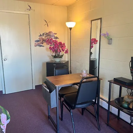 Midtown Inn & Suites-2