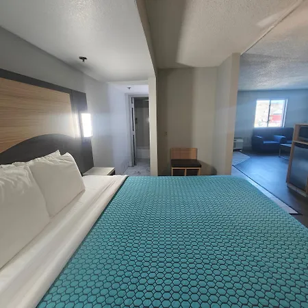 Mountain Vista Inn & Suites - Walking Distance To The Island-3