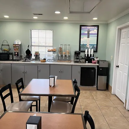 Travelodge By Wyndham Santee-3