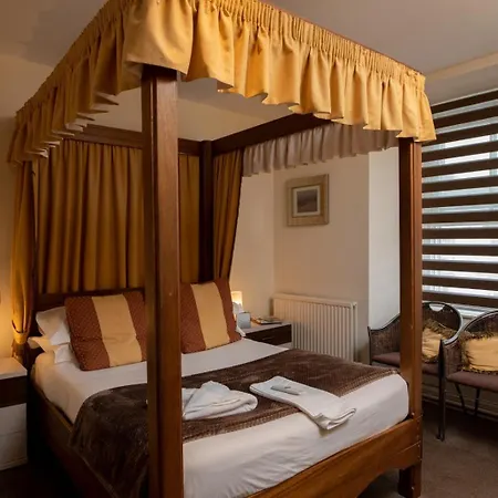 The Racehorses Hotel-3