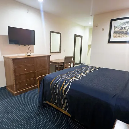 Pecan Valley Inn & Suites-3