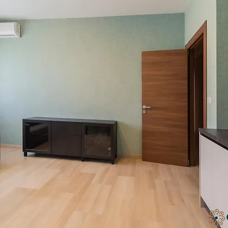Einaudi Guesthouse By Apulia Accommodation-3