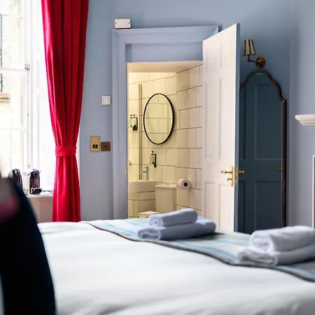 Queen Charlotte Guesthouse-3
