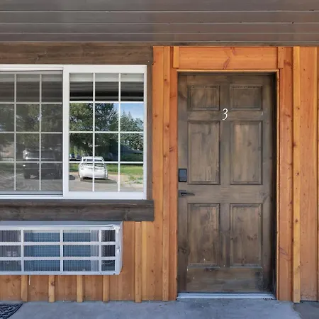 Lake Village Lodge-3