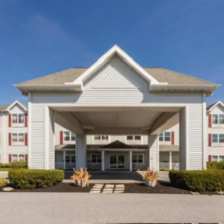 Lancaster Inn & Suites-3