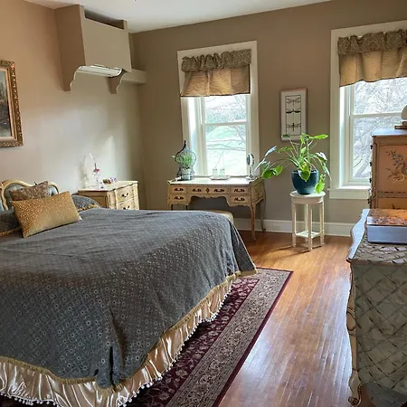 Hollinger House-3