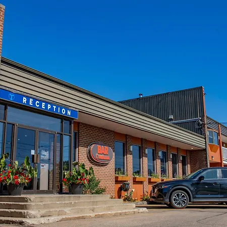Complexe Hotelier Escoumins-3