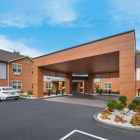 Wyndham Garden Galena Hotel & Day Spa-3