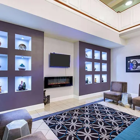 La Quinta By Wyndham Bowling Green-2