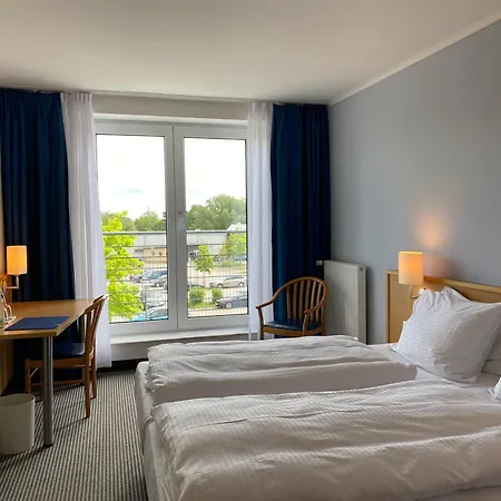Hotel Stadthafen Stade-3