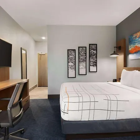La Quinta Inn & Suites By Wyndham College Station North-2