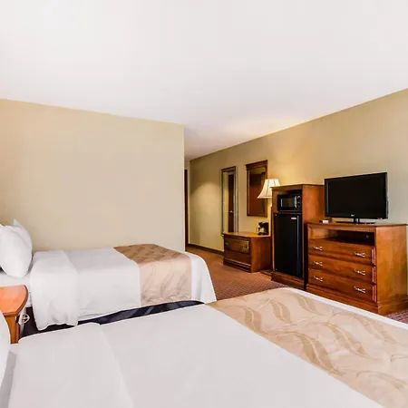 Quality Inn & Suites Carthage Near Precious Moments Chapel-2