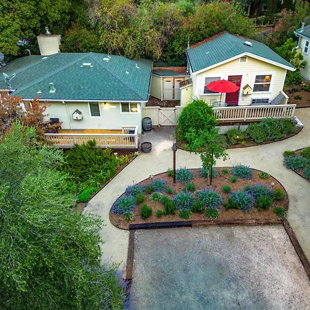 Aurora Park Cottages-2