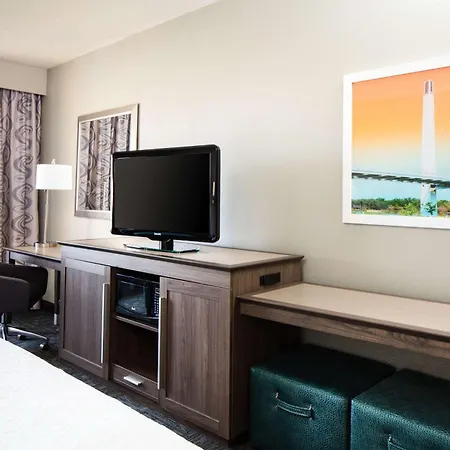 Hampton Inn Council Bluffs-2