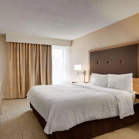 Hampton Inn & Suites Cleveland-Independence-2