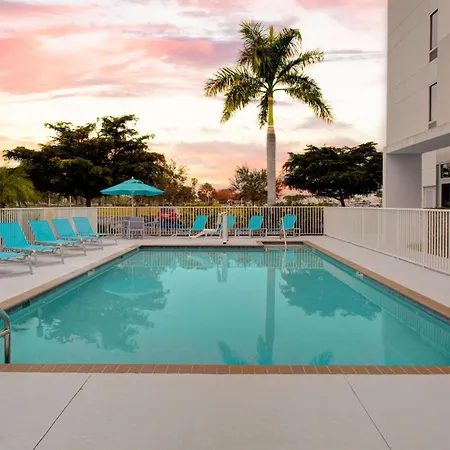Hampton Inn & Suites Sarasota / Bradenton - Airport-3