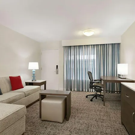 Embassy Suites By Hilton Philadelphia Valley Forge-3