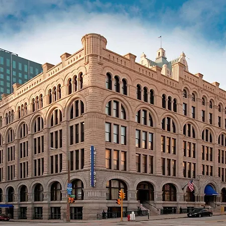 Hilton Garden Inn Milwaukee Downtown-2