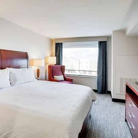 Hilton Garden Inn Milwaukee Airport-3