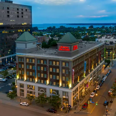 Hampton Inn & Suites Buffalo/Downtown-2