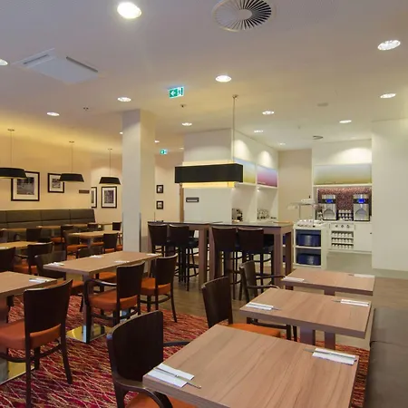 Hampton By Hilton Nuernberg City Center-3